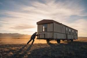 Déplacer un mobil-home soi-même : pourquoi c’est interdit